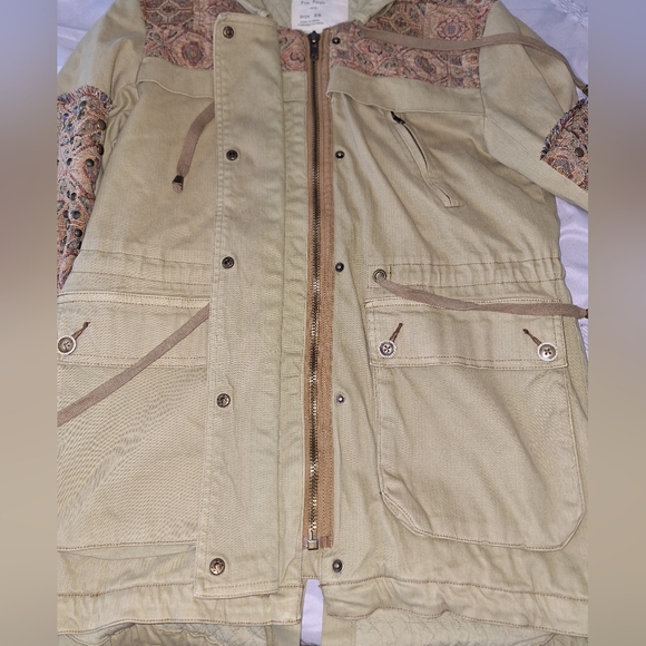 FREE PEOPLE Tapestry Canvas Jacket Runs Large - Picture 10 of 12
